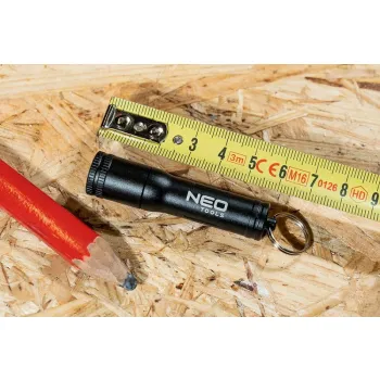 LATARKA BATERYJNA MINI 100LM P9 LED